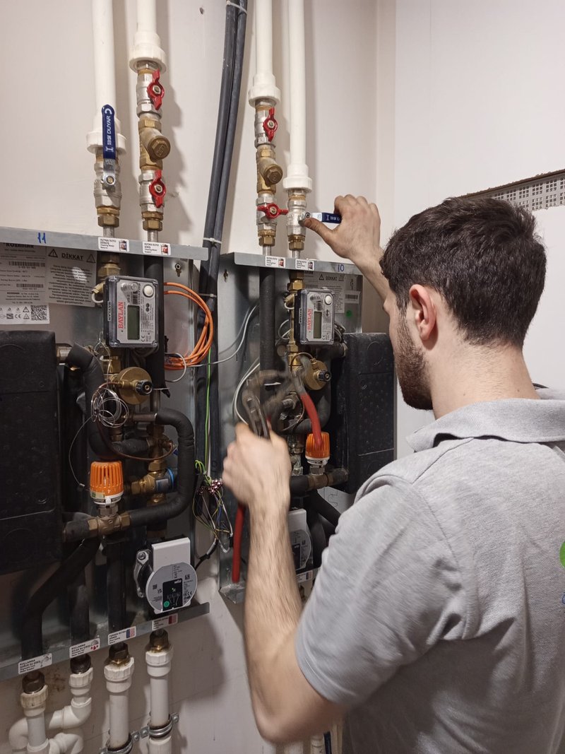 İstasyon Servis ekibi kat istasyonu kontrol ve devreye alma